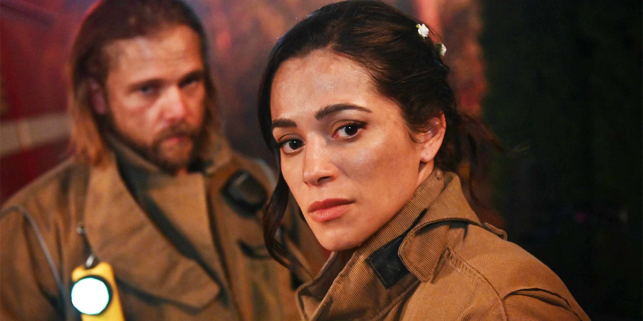 Errori di Fire Country nella storia di Gabriela e la reazione di Stephanie Arcila Errori di Fire Country nella storia di Gabriela e la reazione di Stephanie Arcila