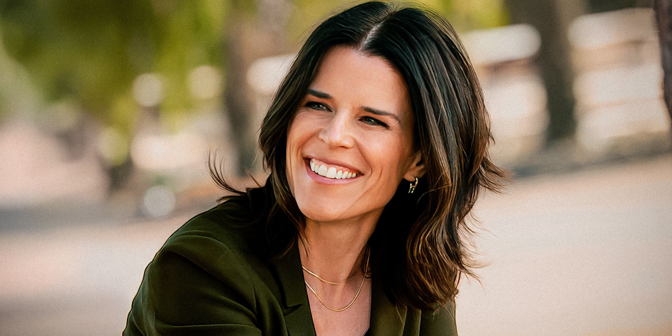 Neve campbell torna ne il lincoln lawyer: un record di carriera televisiva a 25 anni Neve campbell torna ne il lincoln lawyer: un record di carriera televisiva a 25 anni
