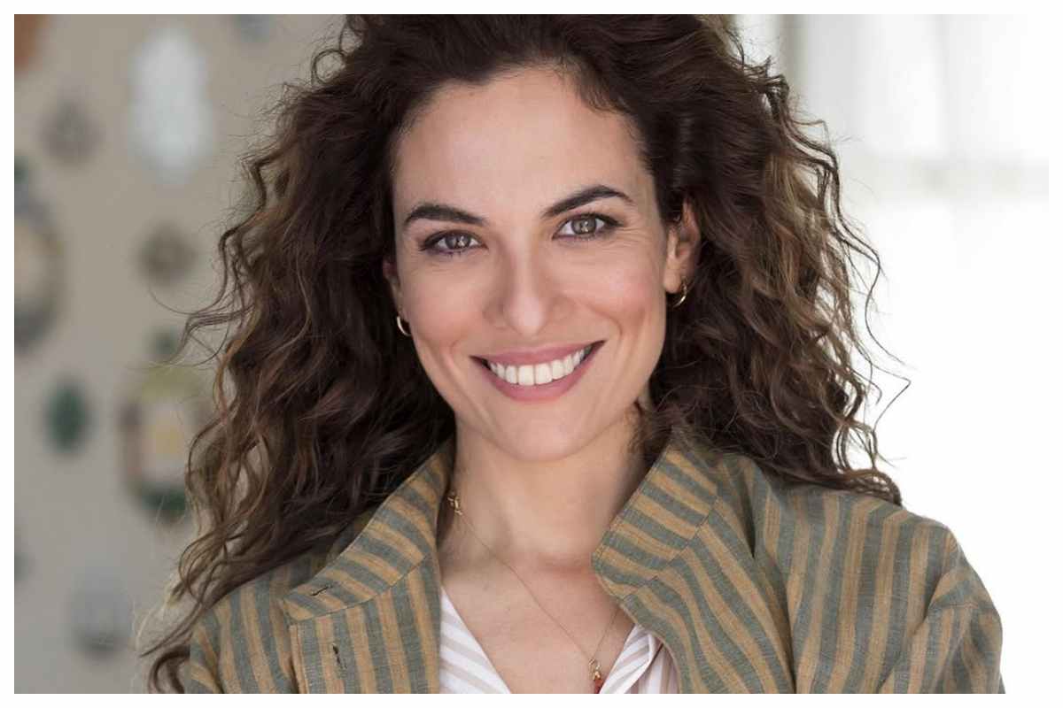 Serena iansiti: età, vita privata e carriera tra makari e centovetrine Serena iansiti: età, vita privata e carriera tra makari e centovetrine