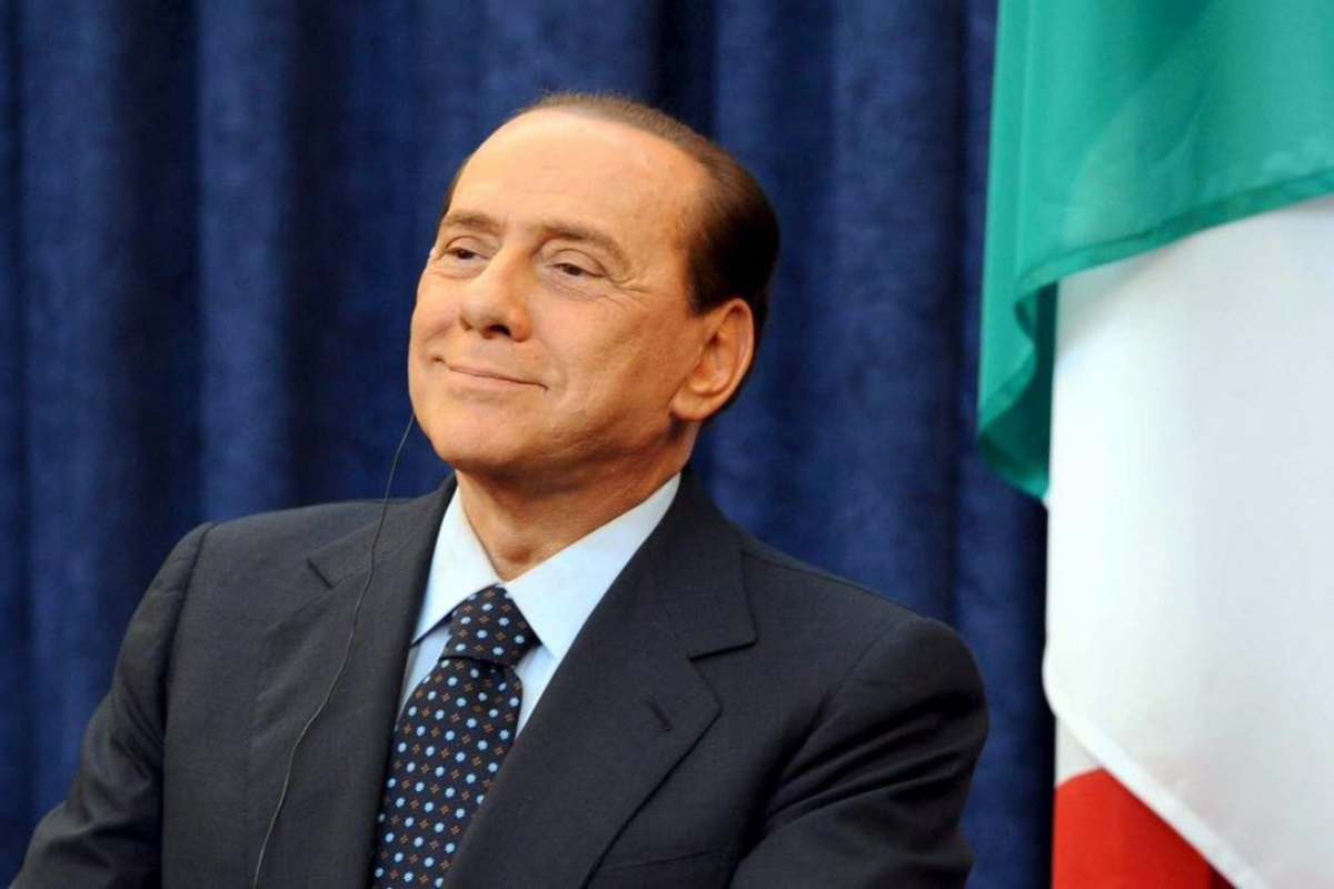 Silvio berlusconi, l’ultima lettera che svela il suo desiderio finale Silvio berlusconi, l’ultima lettera che svela il suo desiderio finale