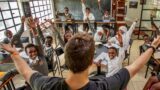 Nicolò Govoni e il viaggio di School of Life: documentario in anteprima a Biografilm 2025