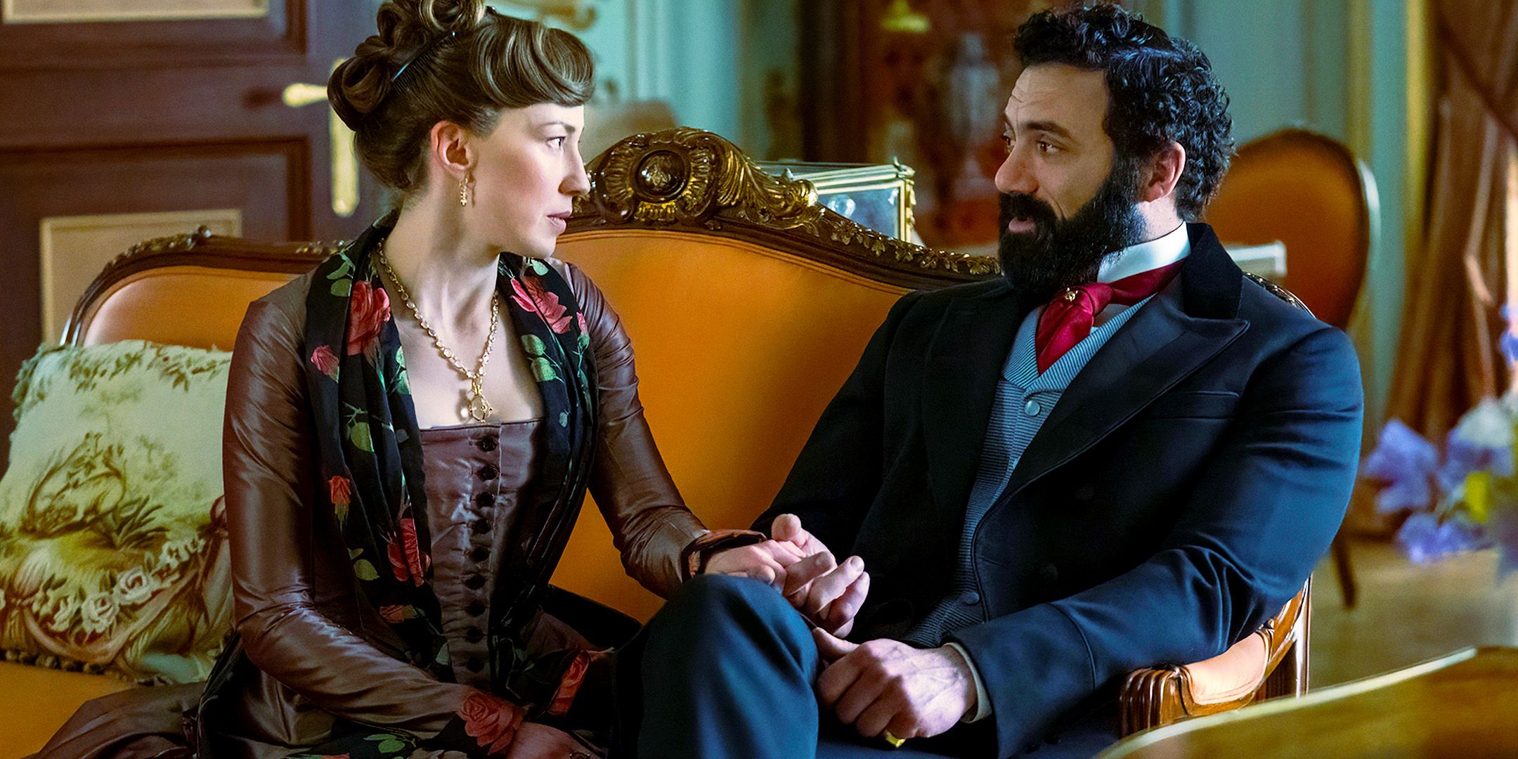 Bertha russell e il piano della stagione 3: le stelle di gilded age a confronto Bertha russell e il piano della stagione 3: le stelle di gilded age a confronto