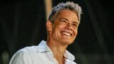 Timothy olyphant e il suo  show su apple tv+ è esilarante, ma la serie su netflix lo supera