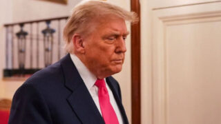 Donald Trump nei guai per una nuova passione amorosa divine