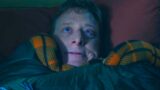 Resident alien stagione 4: il riferimento a un classico della fantascienza annuncia l’uscita di un personaggio chiave