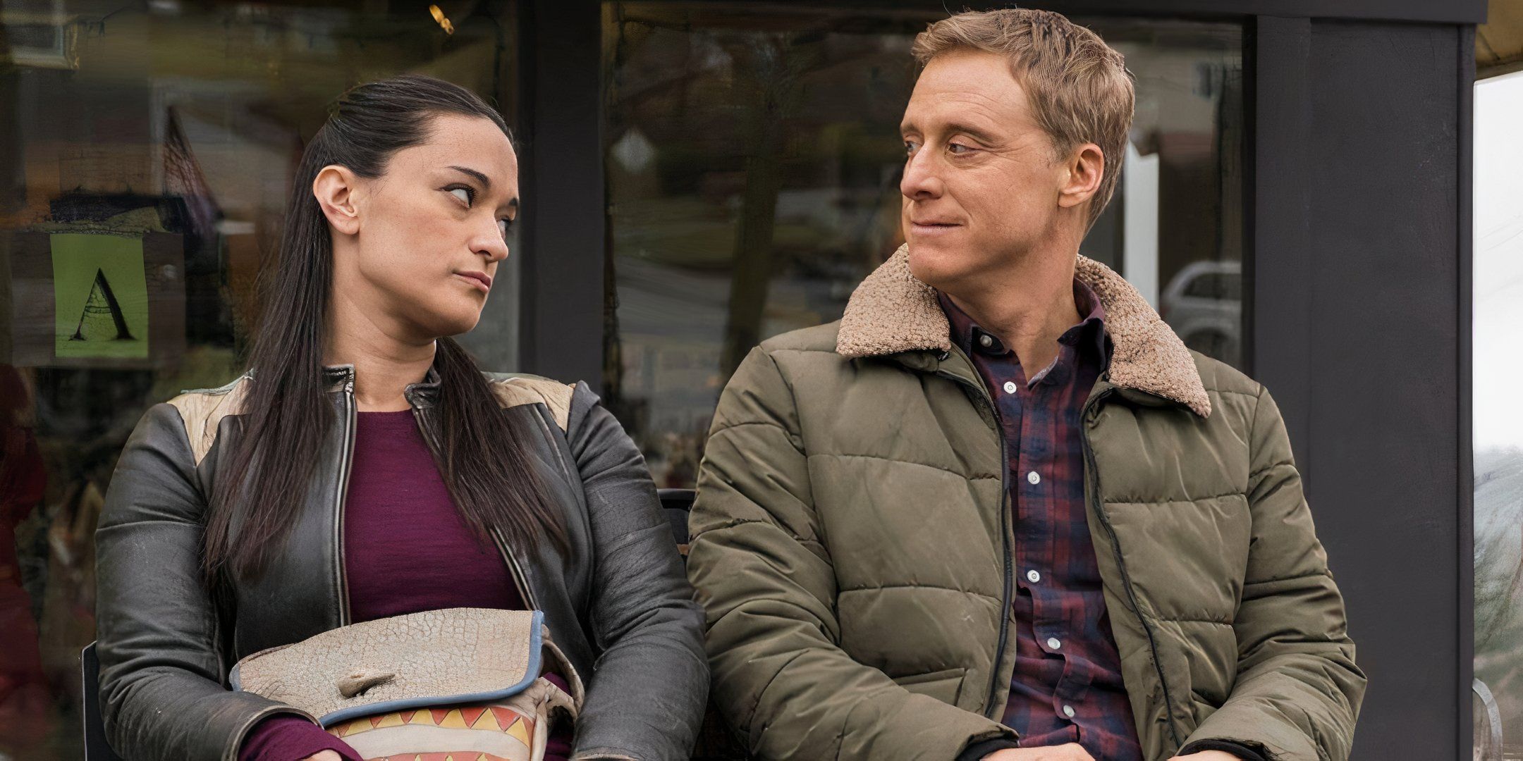 Resident alien stagione 4 episodio 1: recensione del ritorno entusiasmante della serie sci fi di alan tudyk Resident alien stagione 4 episodio 1: recensione del ritorno entusiasmante della serie sci fi di alan tudyk