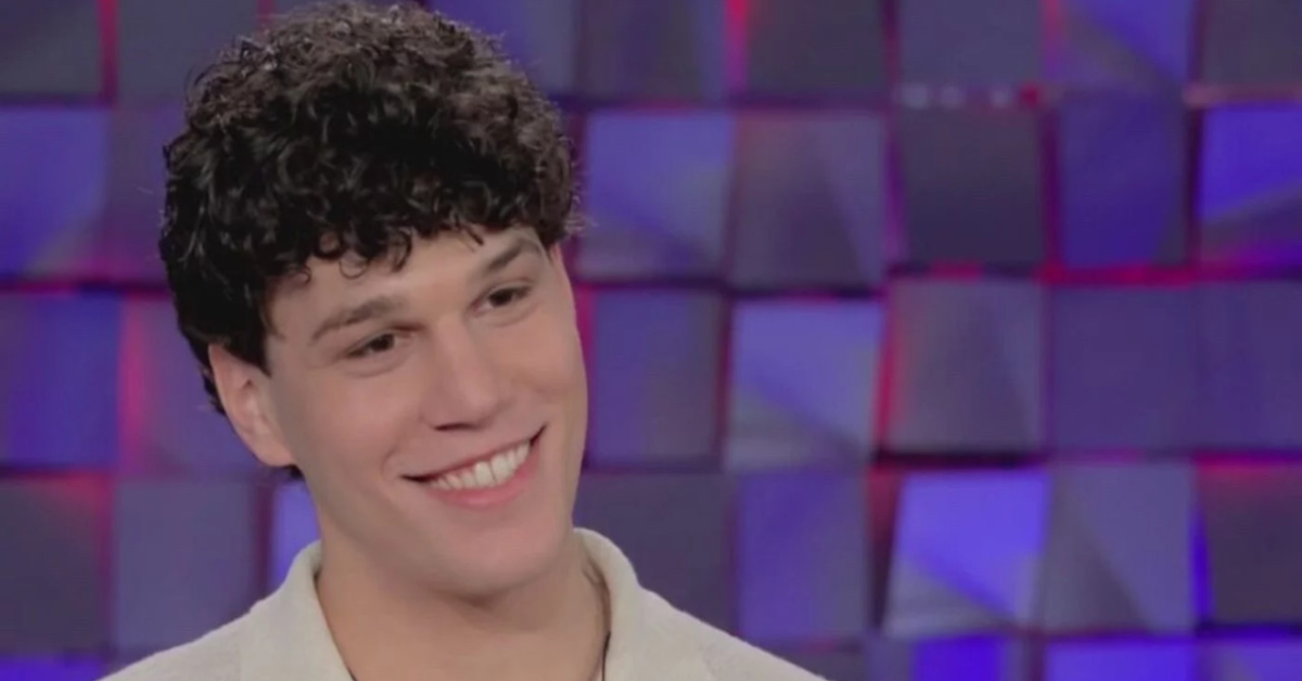 Nicolò trova l’amore ad Amici con un’ex allieva del programma Nicolò trova l’amore ad Amici con un’ex allieva del programma
