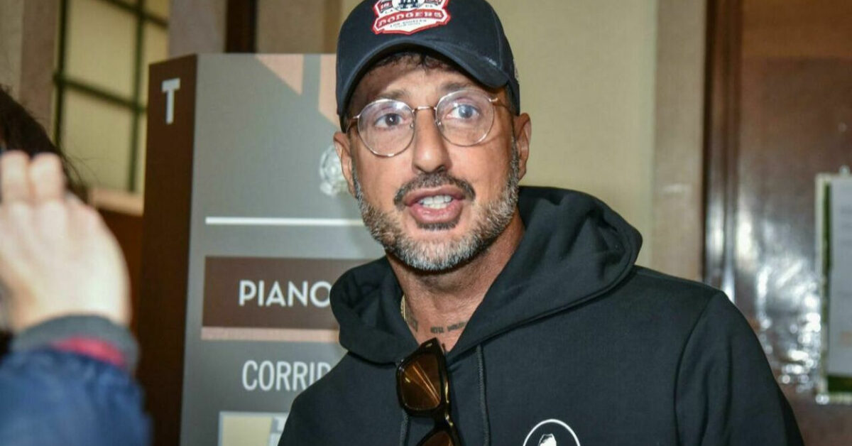 fabrizio corona sotto accusa guai seri per l8217ex re dei paparazzi e oltre 40000 euro in gioco