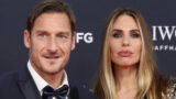 Francesco Totti insiste per tornare con Ilary Blasi mentre lei resiste