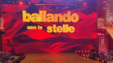 Ballando con le stelle annuncia il primo concorrente: il famoso cantante pronto a brillare