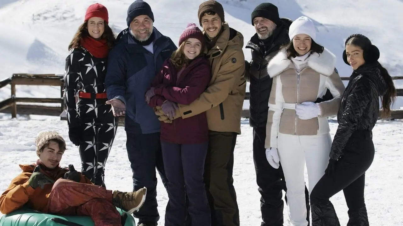 Famiglia ma non troppo: trama, cast e finale del film Netflix Famiglia ma non troppo: trama, cast e finale del film Netflix