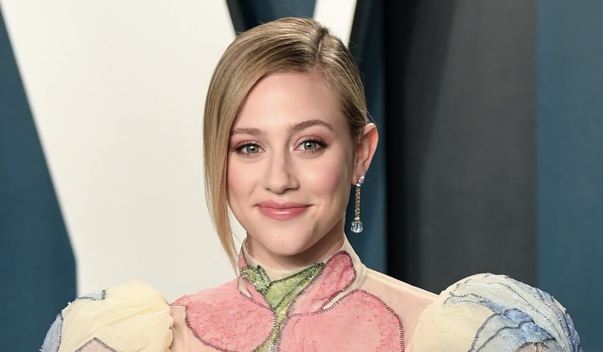 Lili reinhart protagonista del film the love hypothesis Lili reinhart protagonista del film the love hypothesis
