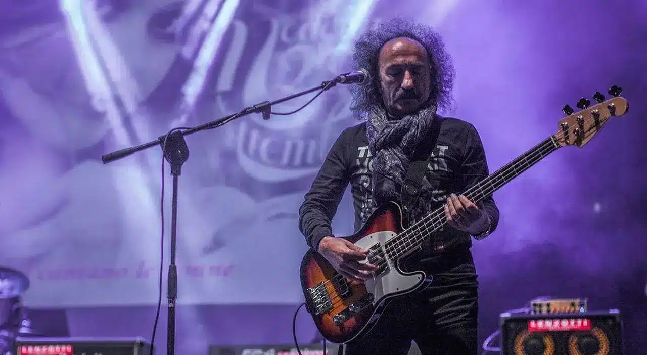 Morte di livio macchia, fondatore de i camaleonti e storico bassista