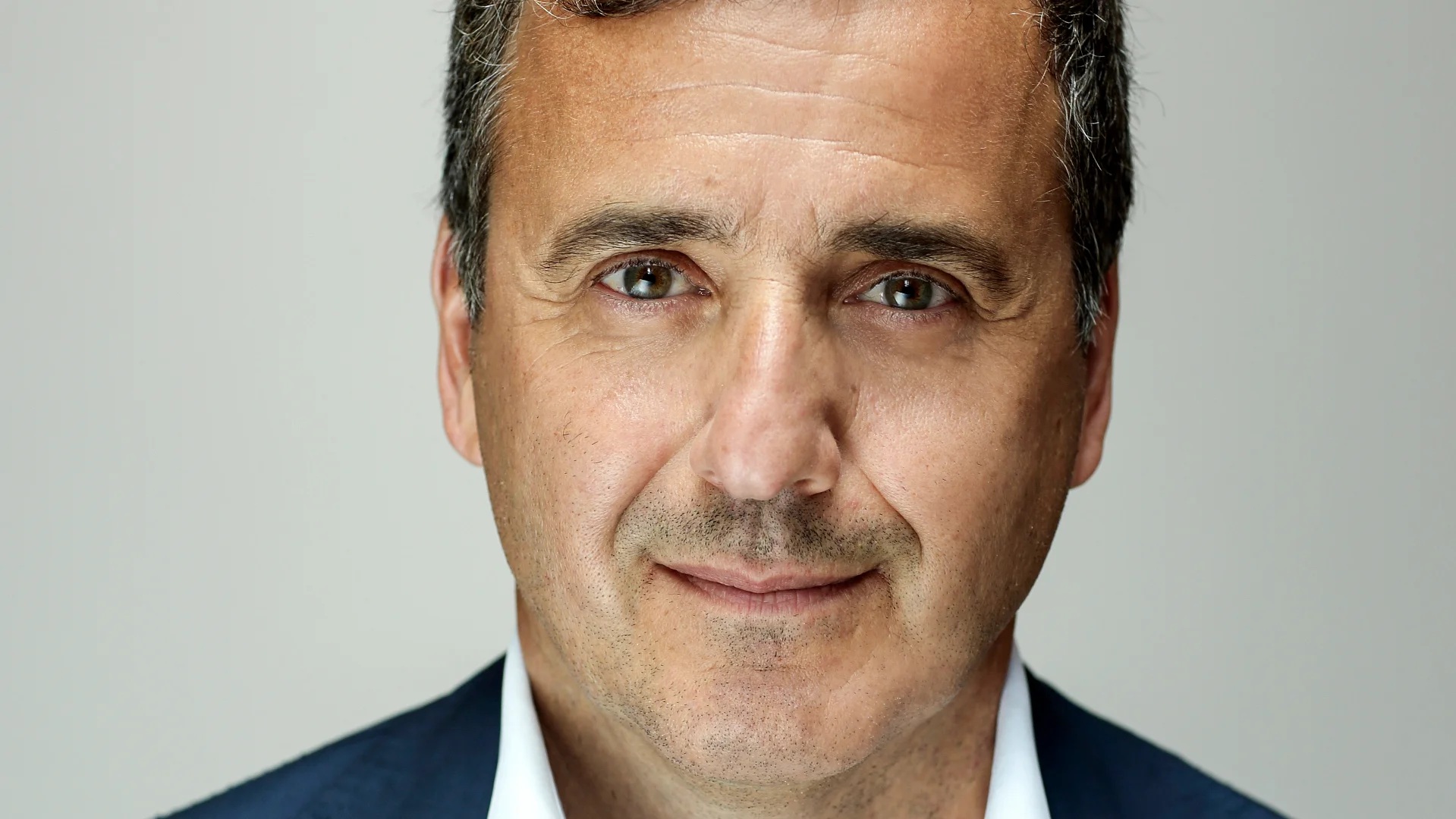 Luca bernabei lascia lux vide: cosa significa per il futuro della produzione televisiva Luca bernabei lascia lux vide: cosa significa per il futuro della produzione televisiva