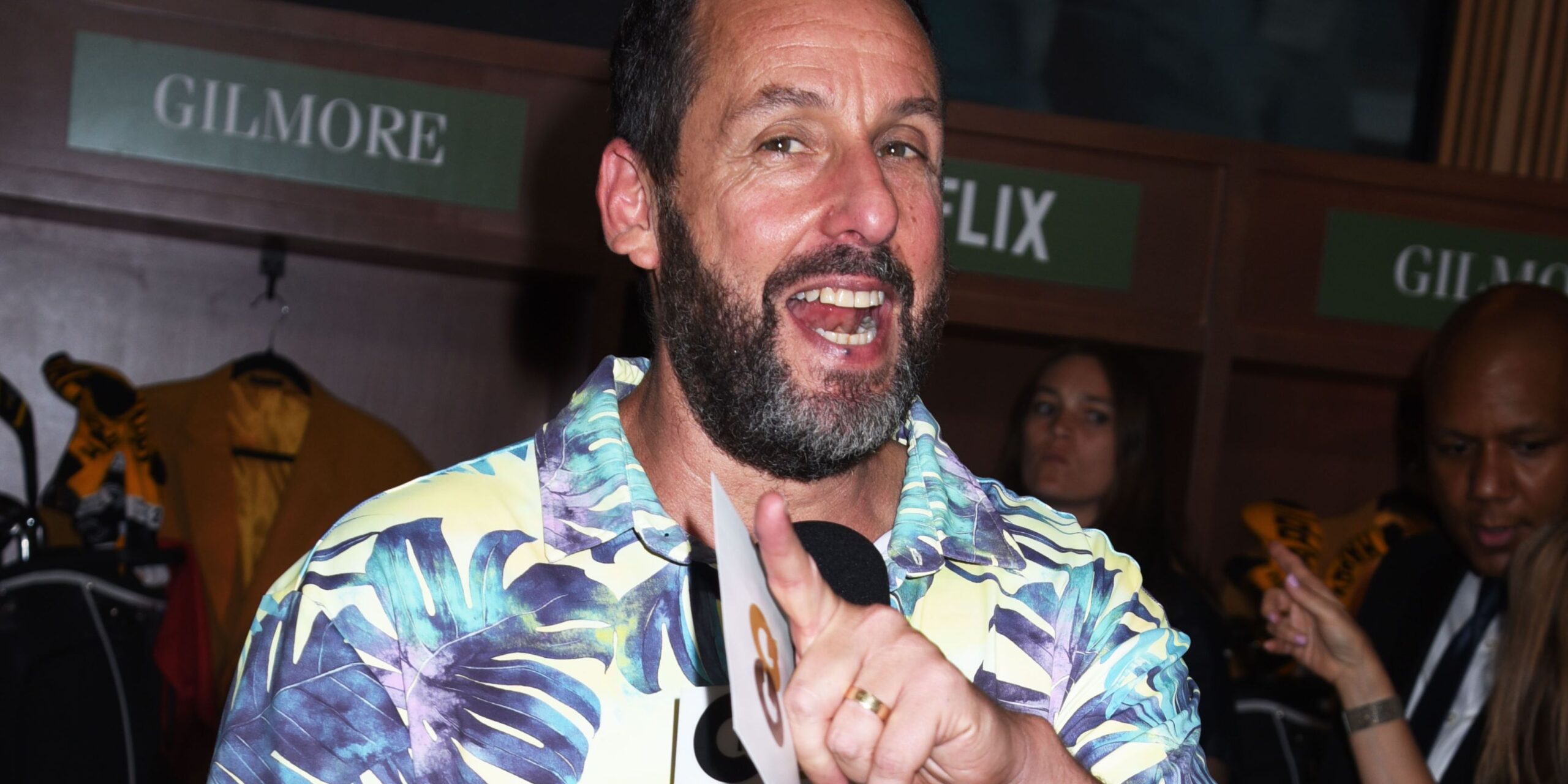 Famiglia di adam sandler in happy gilmore 2 e i loro ruoli Famiglia di adam sandler in happy gilmore 2 e i loro ruoli