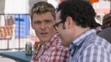 Alan ritchson sorprende con la sua comicità in una commedia sottovalutata di dieci anni fa