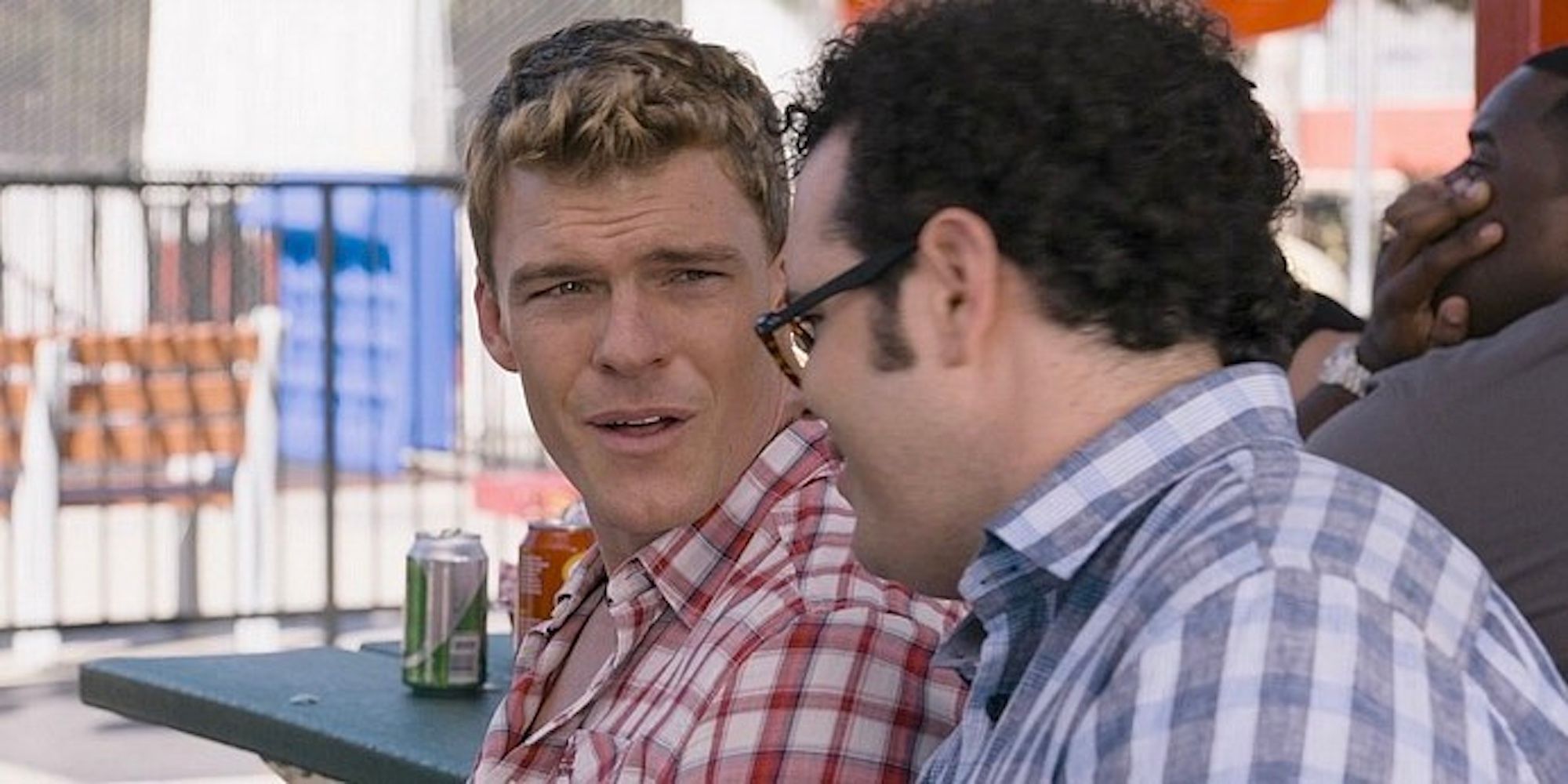 alan ritchson sorprende con la sua comicit224 in una commedia sottovalutata di dieci anni fa