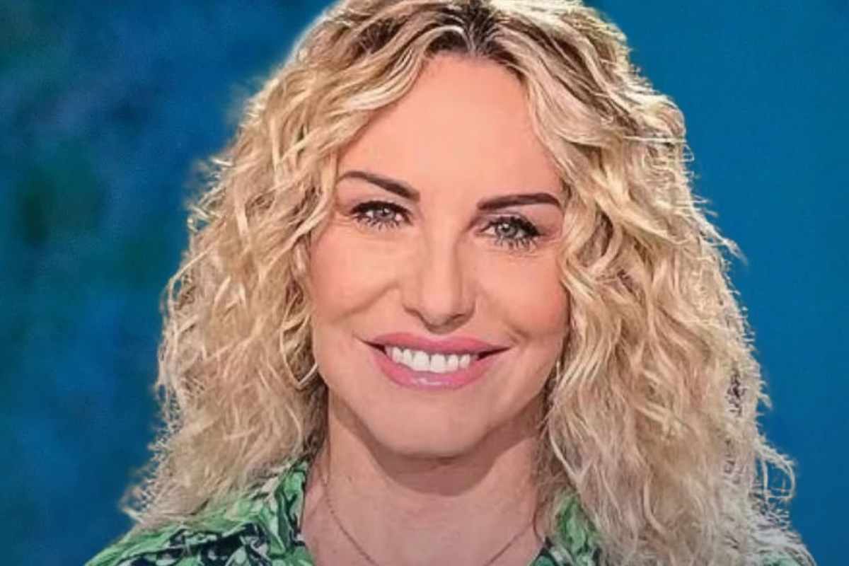 Segreti del successo di antonella clerici, la conduttrice pop che conquacombe Segreti del successo di antonella clerici, la conduttrice pop che conquacombe