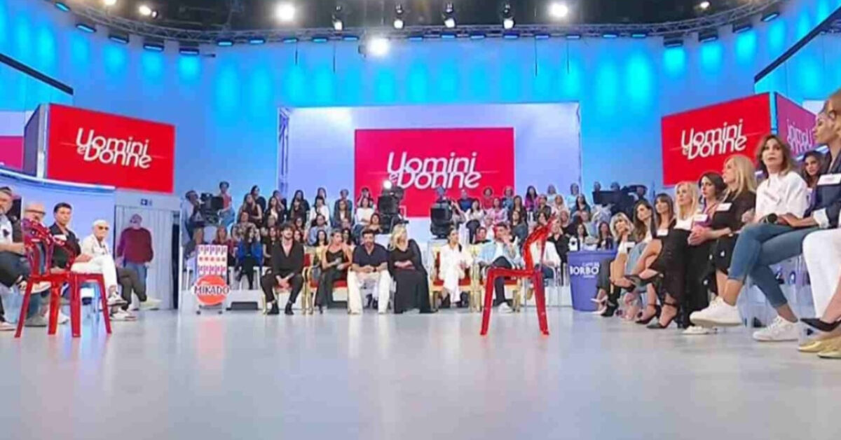 Scoppia un’altra coppia a uomini e donne: l’annuncio ufficiale Scoppia un’altra coppia a uomini e donne: l’annuncio ufficiale