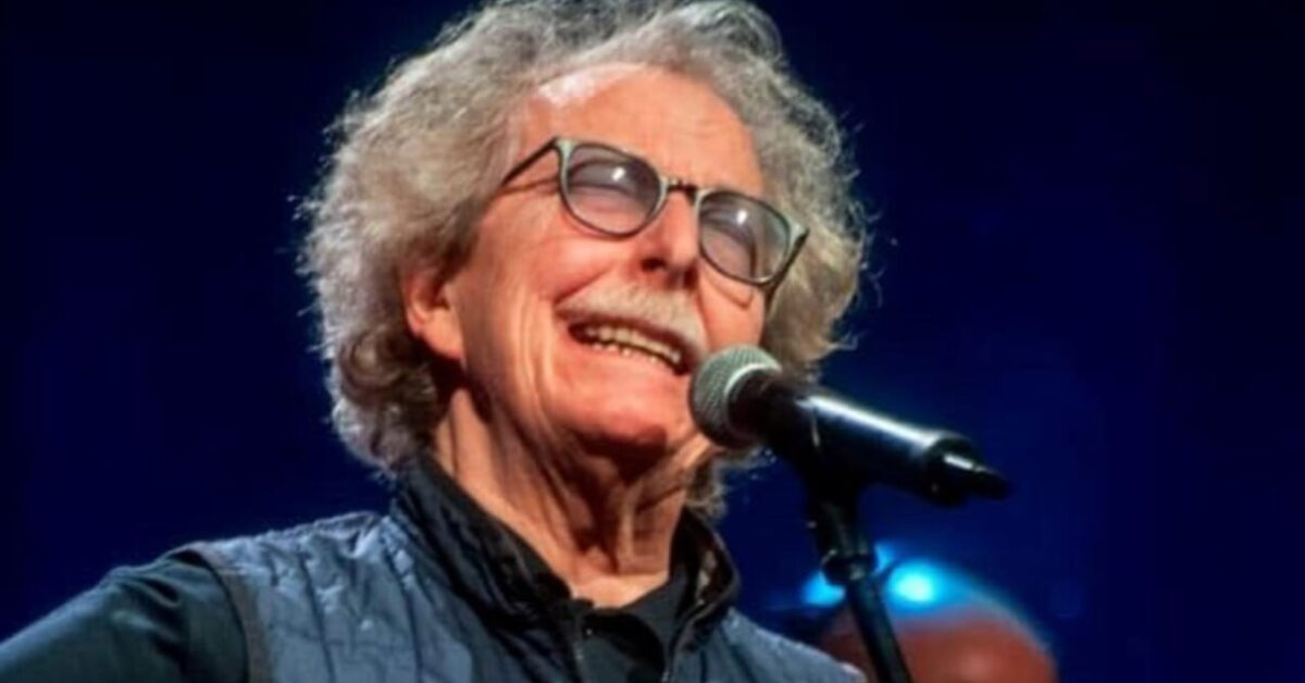 Problemi di salute per il cantante preoccupano i fan Problemi di salute per il cantante preoccupano i fan