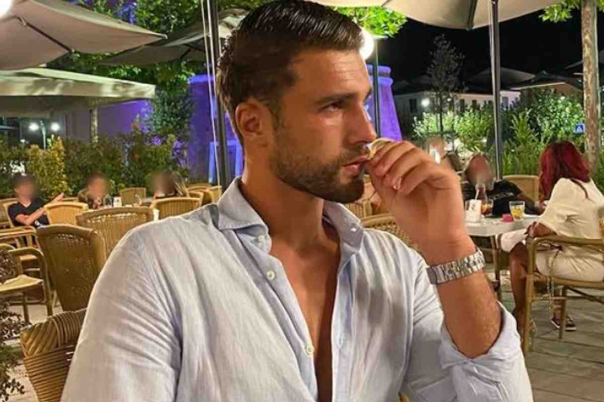 Flavio lascia il calcio per lavorare con Mediaset dopo Temptation Island Flavio lascia il calcio per lavorare con Mediaset dopo Temptation Island