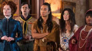Ghosts: la nuova sitcom continua il trend di successo della serie