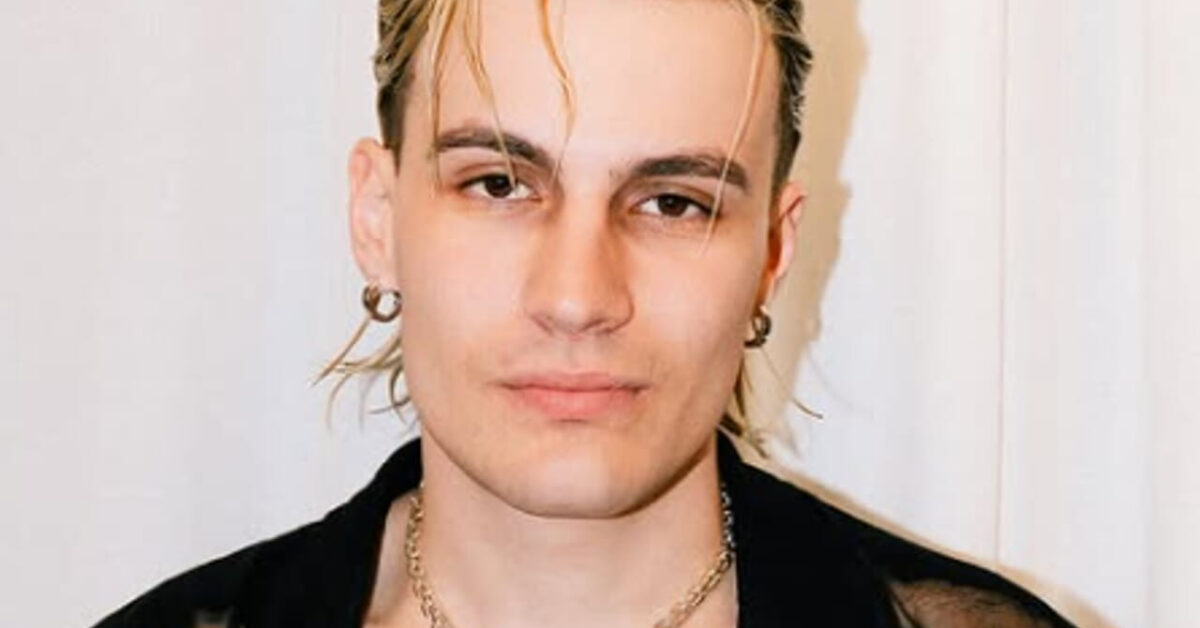 Cantante di Sanremo ricoverato in ospedale, la situazione crea ansia Cantante di Sanremo ricoverato in ospedale, la situazione crea ansia