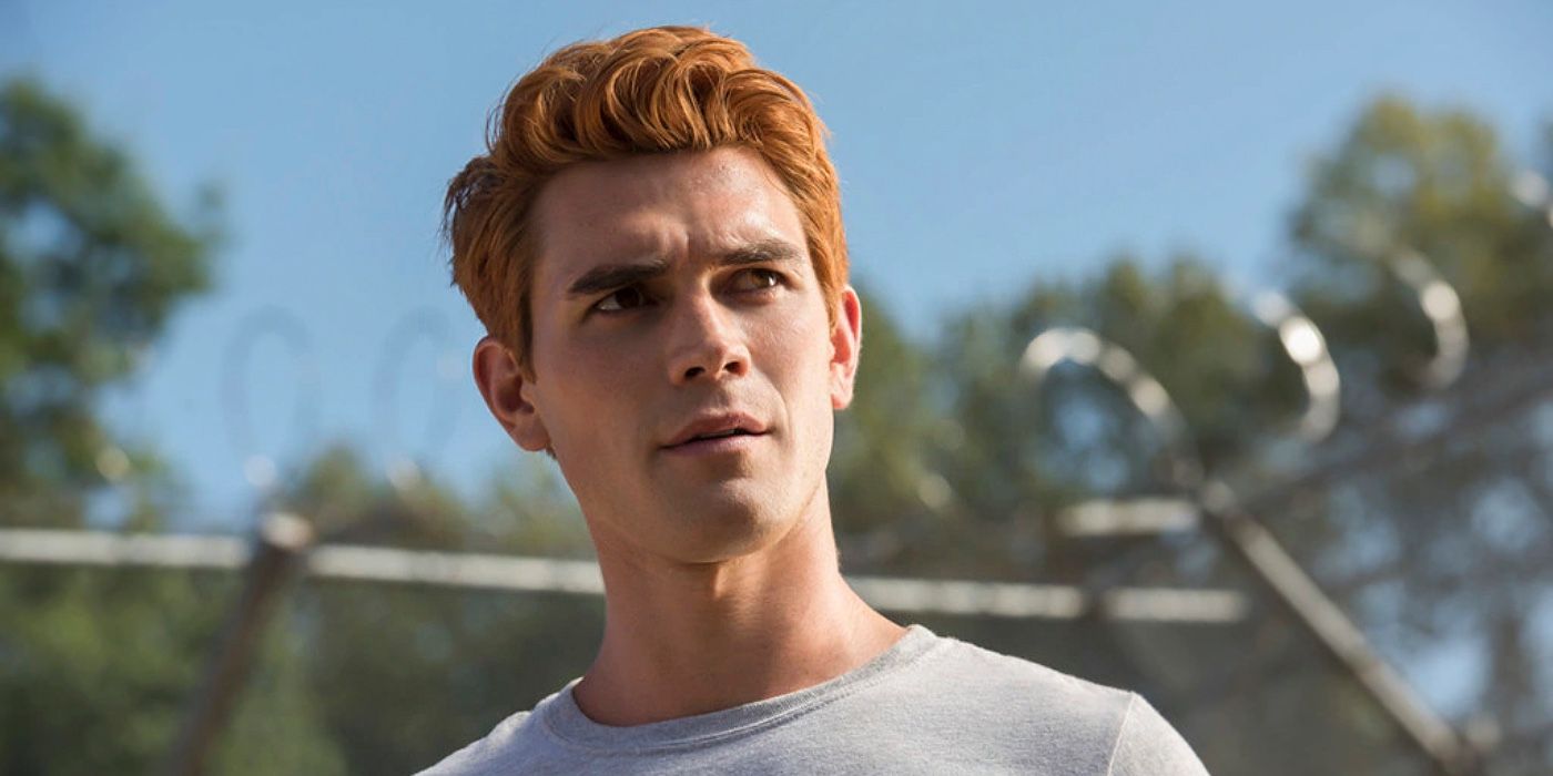 Riverdale star rivela cosa manca della stravagante adattamento di Archie su The CW Riverdale star rivela cosa manca della stravagante adattamento di Archie su The CW