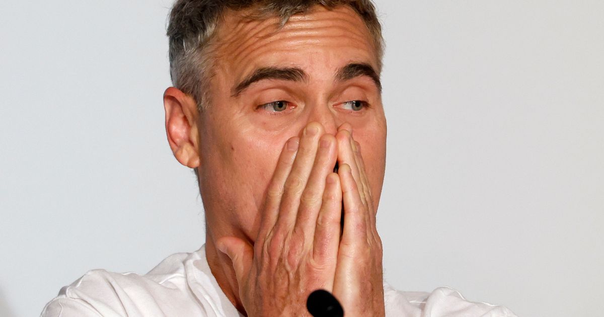 Joaquin phoenix si scusa per una delle notti peggiori della sua vita Joaquin phoenix si scusa per una delle notti peggiori della sua vita