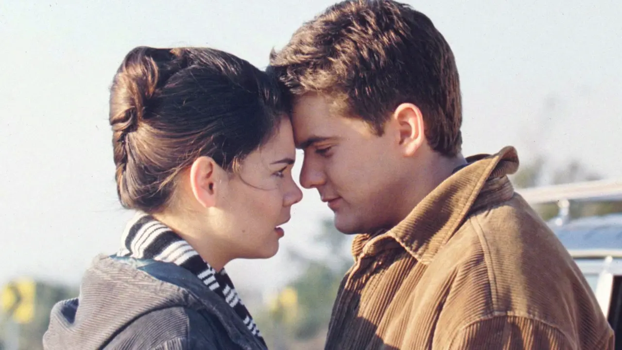 Katie Holmes regista e sceneggiatrice della trilogia Happy Hours con Joshua Jackson