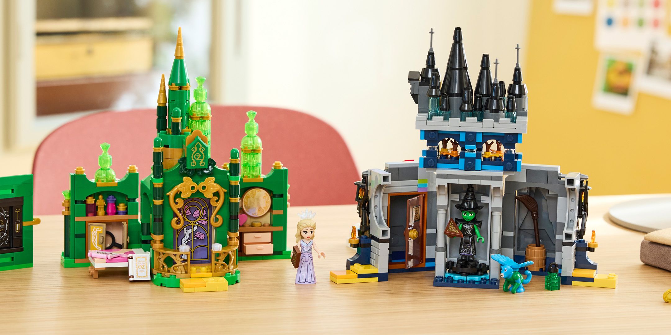 Set LEGO wicked movie svelati prima del San Diego Comic Con Set LEGO wicked movie svelati prima del San Diego Comic Con