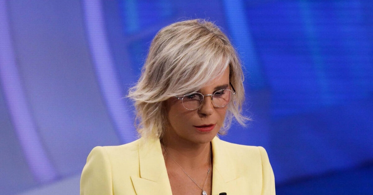 Mediaset modifica un programma di maria de filippi: le reazioni contrastanti Mediaset modifica un programma di maria de filippi: le reazioni contrastanti