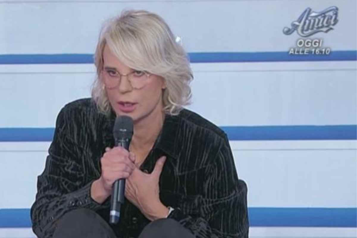 tronista di uomini e donne maria de filippi lancia la sorpresa