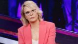 Maria De Filippi nel villaggio dei tentatori: le foto che sorprendono