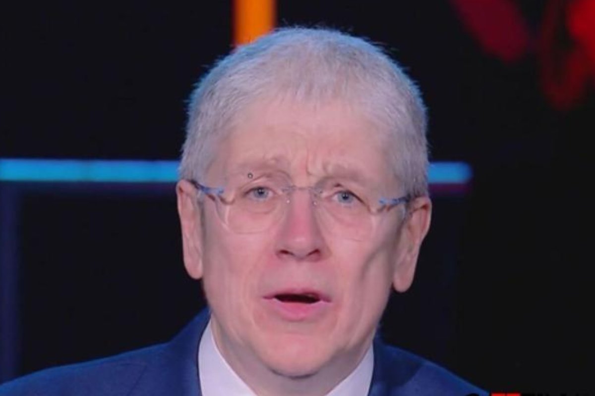 Mario Giordano sostituito: novità su chi entra a Mediaset e rivoluzione Rete4 Mario Giordano sostituito: novità su chi entra a Mediaset e rivoluzione Rete4