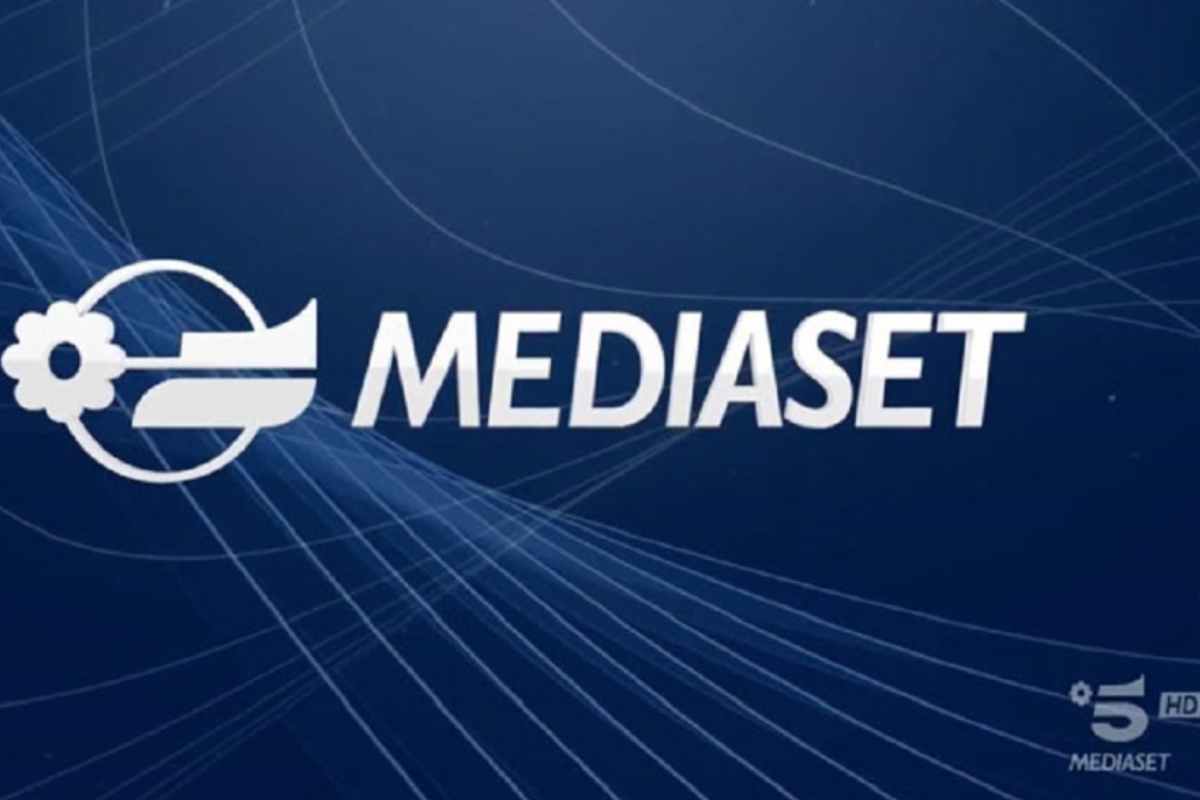 Lite dietro le quinte di Mediaset: tensione forte tra i protagonisti