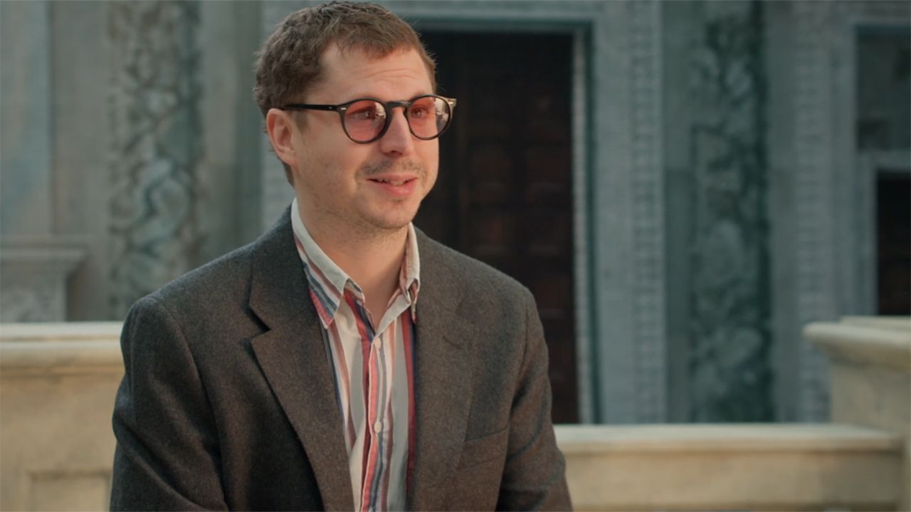 Michael cera e benicio del toro analizzano la loro dinamica nel clip dietro le quinte di phoenician scheme Michael cera e benicio del toro analizzano la loro dinamica nel clip dietro le quinte di phoenician scheme