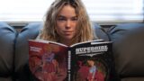 Costume di supergirl: svelate le nuove foto di milly alcock nel suo abito da supereroe