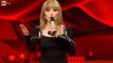 Milly Carlucci fuori da Ballando con le stelle: la decisione inaspettata
