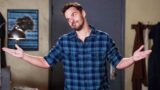 Jake Johnson e una star Marvel insieme nella nuova commedia nera di Apple TV