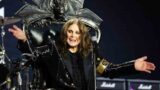 Ozzy Osbourne, icona del rock: i momenti cult in tv e il suo addio