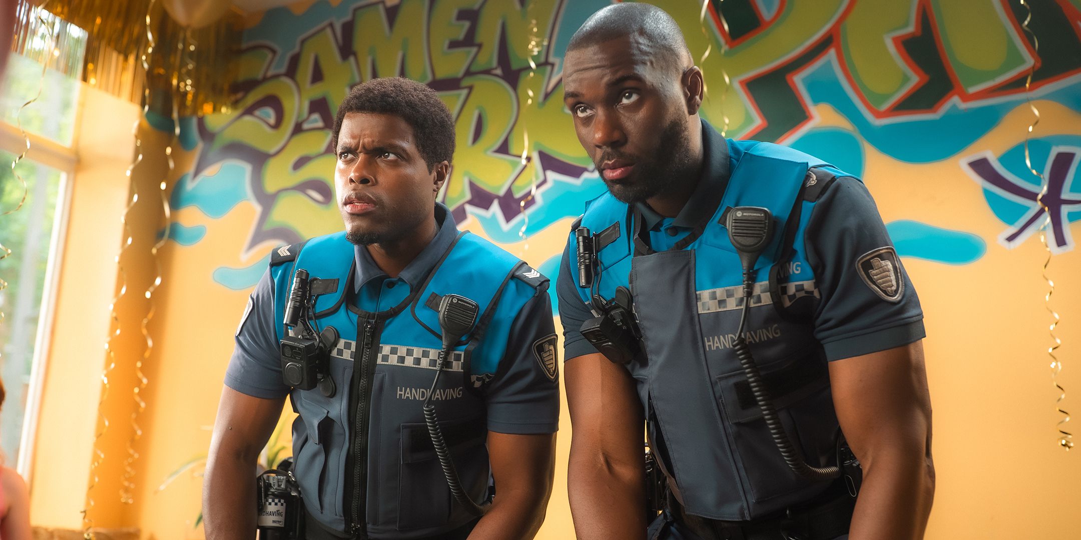 almost cops una commedia buddy cop di netflix da scoprire con qualche risata in pi249