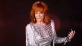 Reba 73% RT sitcom annuncia la data di debutto della stagione 2 con un ritorno fuori misura