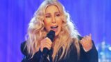 Artista pionieristico utilizza l’autotune dopo 34 anni di carriera