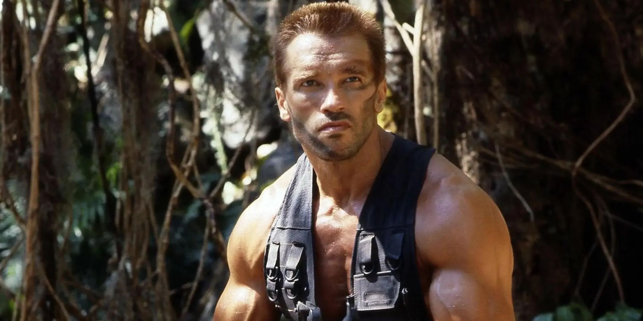 Predator di arnold schwarzenegger: un epico scontro mai visto prima Predator di arnold schwarzenegger: un epico scontro mai visto prima
