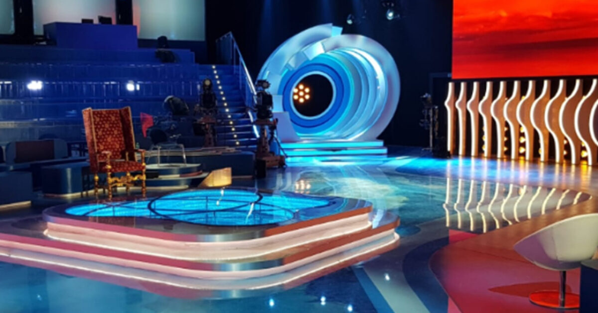 Terremoto Mediaset: brutte notizie per l’amata conduttrice Terremoto Mediaset: brutte notizie per l’amata conduttrice