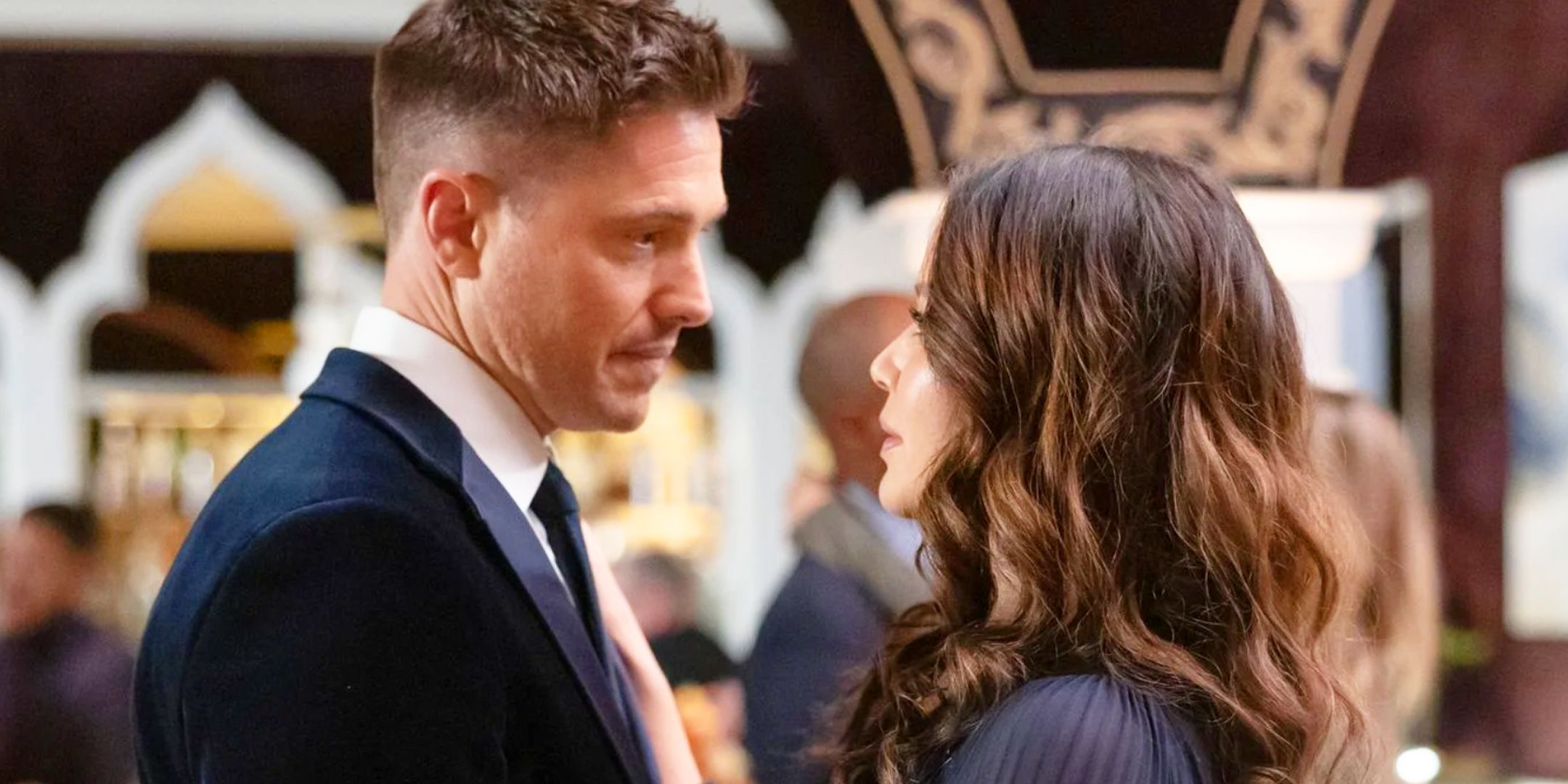 Melissa O’Neil conquista il pubblico nella stagione 8 di The Rookie con Lucy e Tim