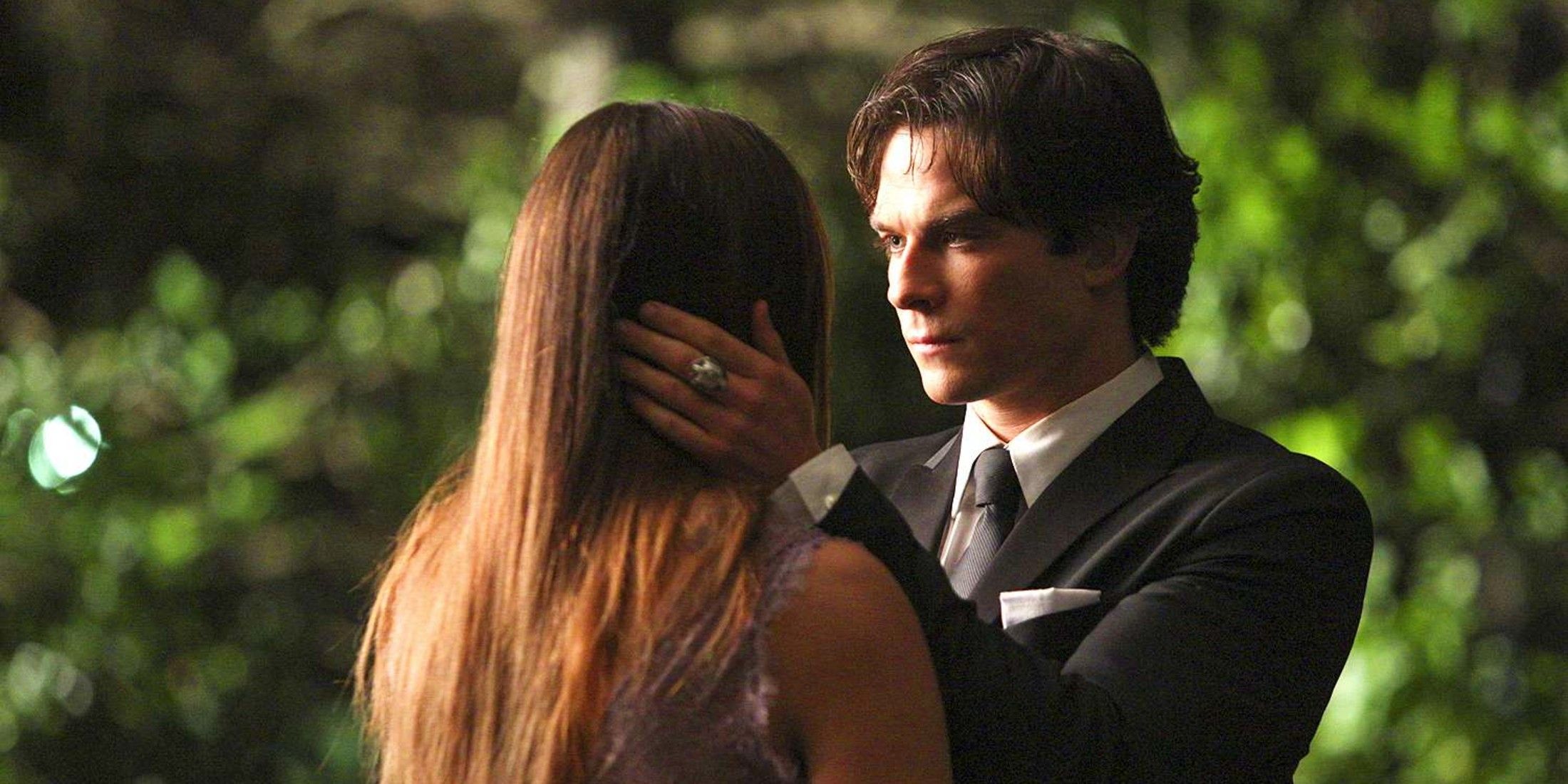 Damon e elena confermano il loro amore prima del previsto Damon e elena confermano il loro amore prima del previsto