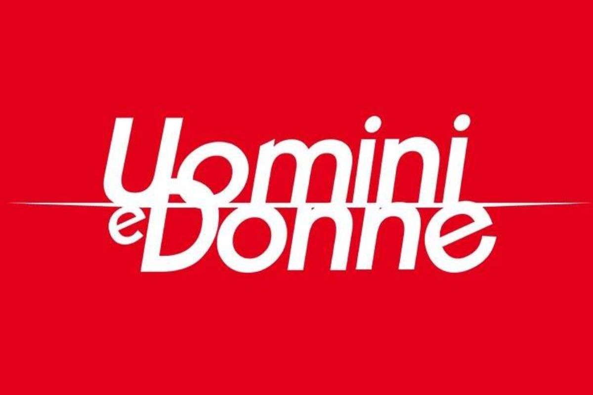Ex corteggiatrice di uomini e donne operata alla testa racconta la sua esperienza Ex corteggiatrice di uomini e donne operata alla testa racconta la sua esperienza