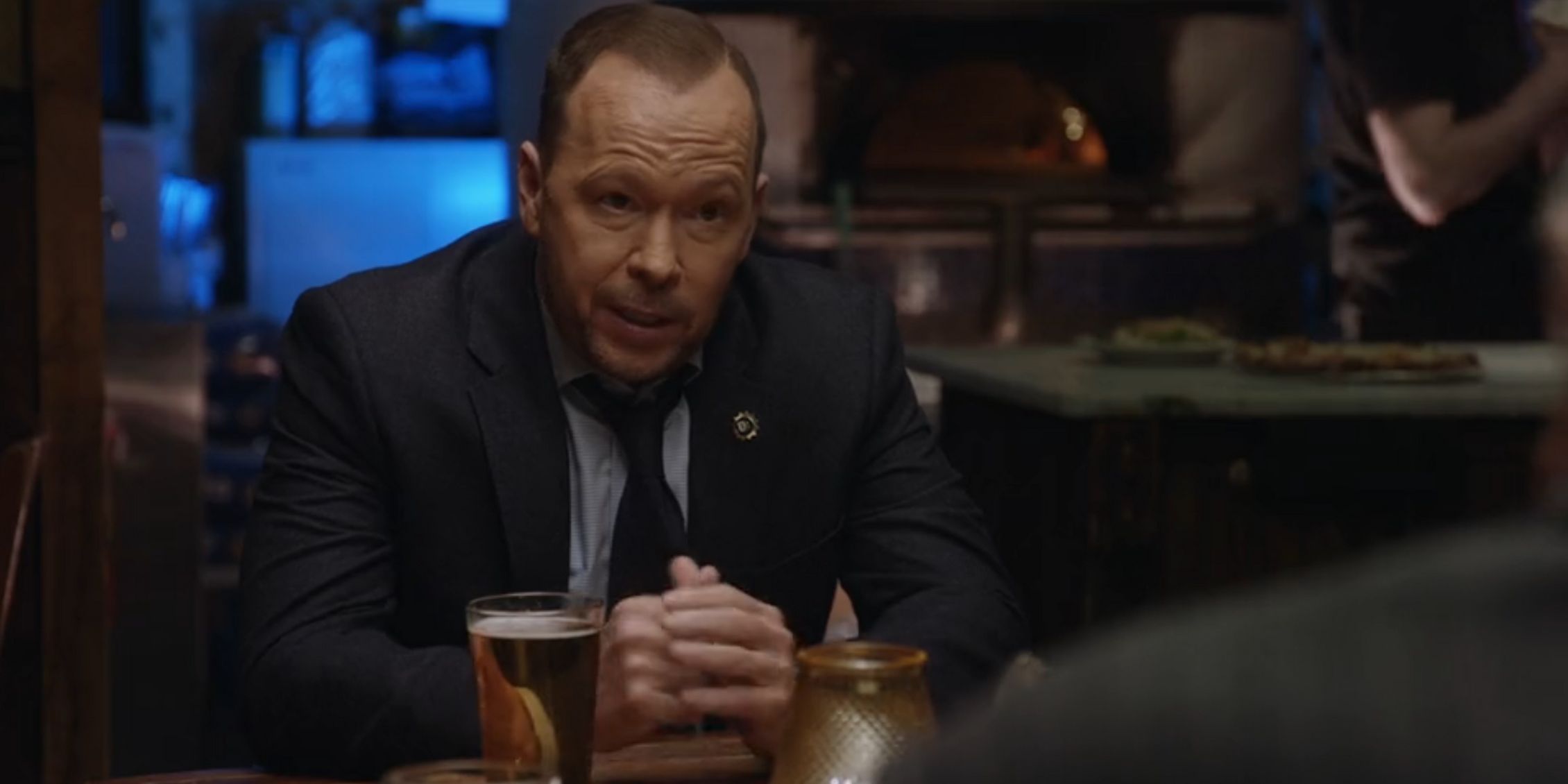 Boston Blue deve migliorare l’elemento più irrealistico di Blue Bloods Boston Blue deve migliorare l’elemento più irrealistico di Blue Bloods